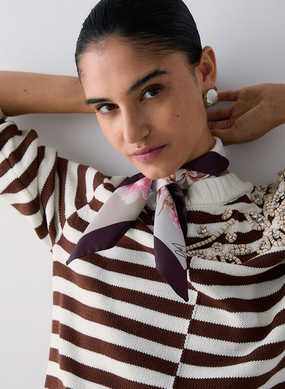 FOULAR FLOWERS, 91620 VINACCIO, medium