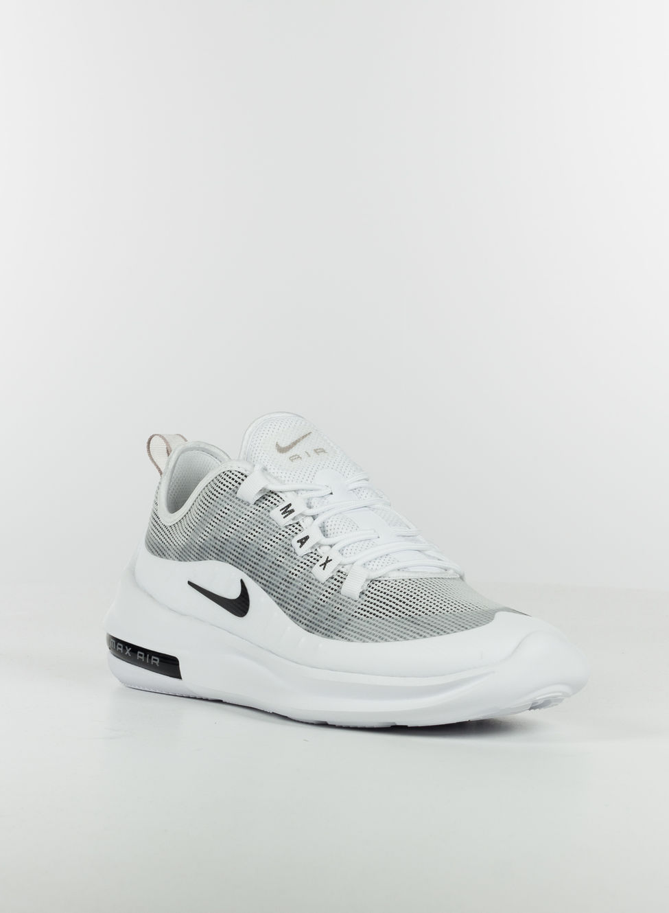 nike axis premium