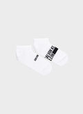 002 WHT