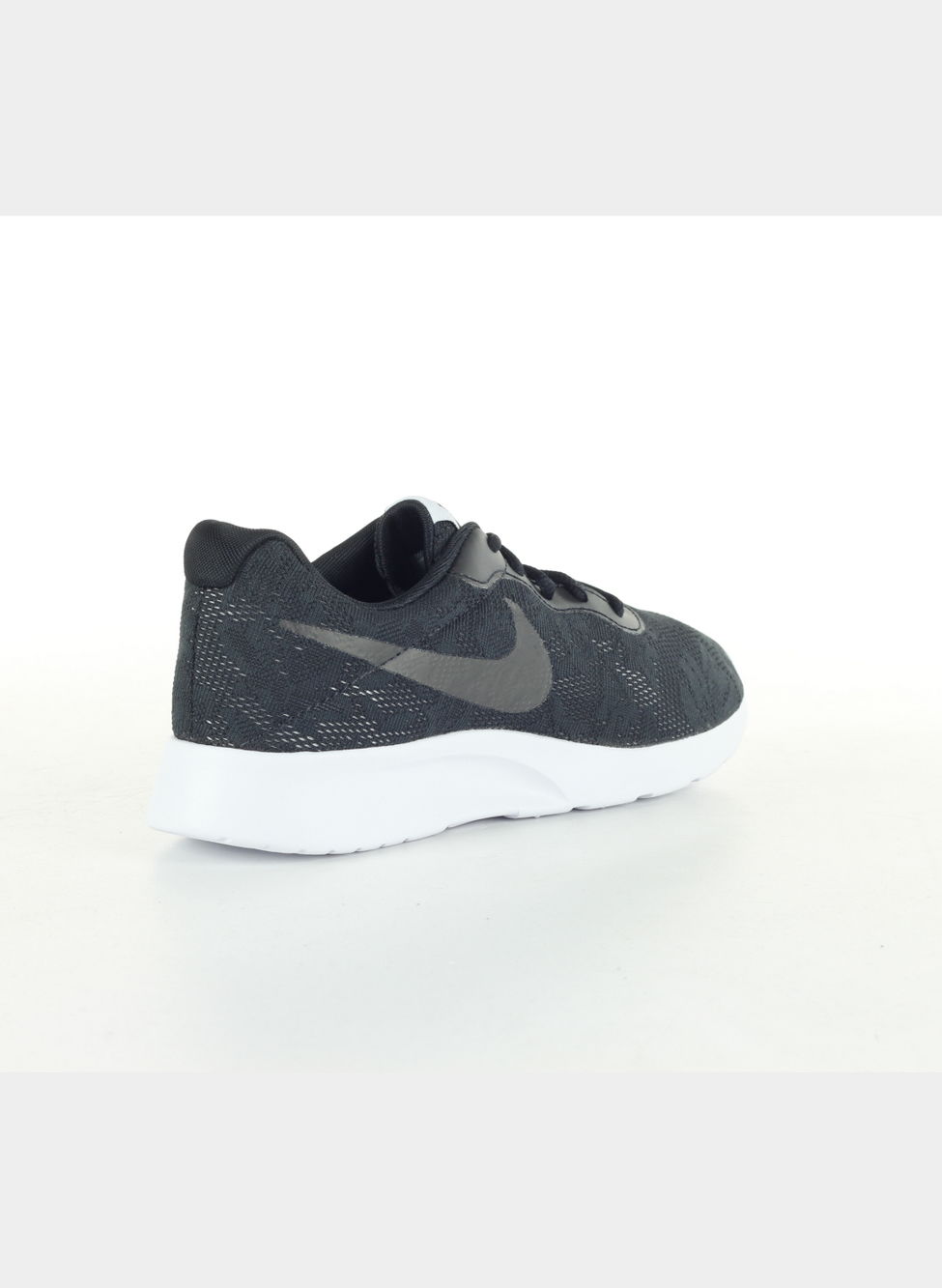 nike tanjun eng black