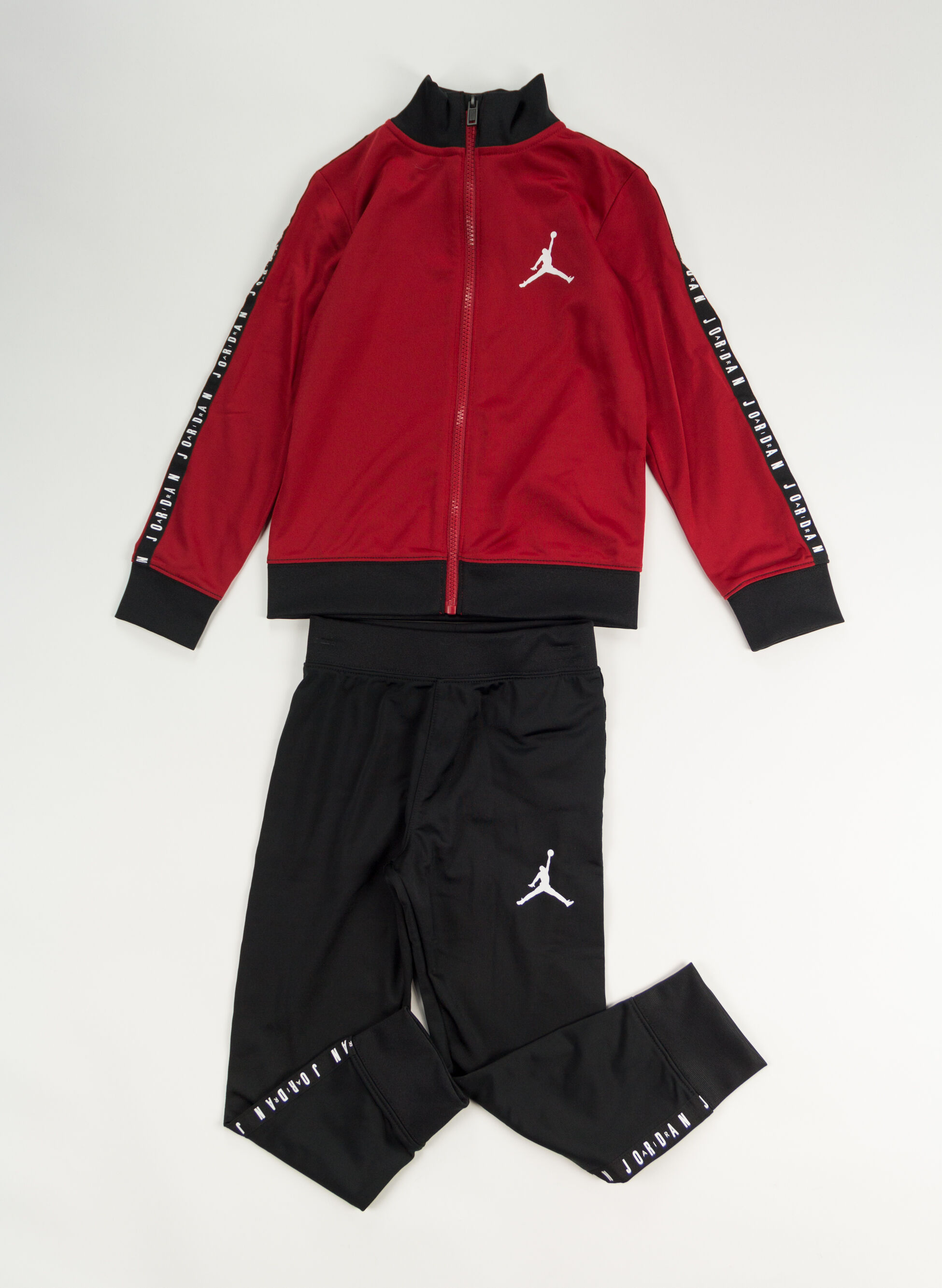 NIKE TUTA JORDAN POLY BAMBINO 5-6