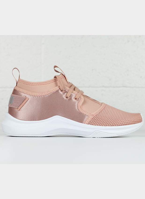 puma phenom satin en pointe