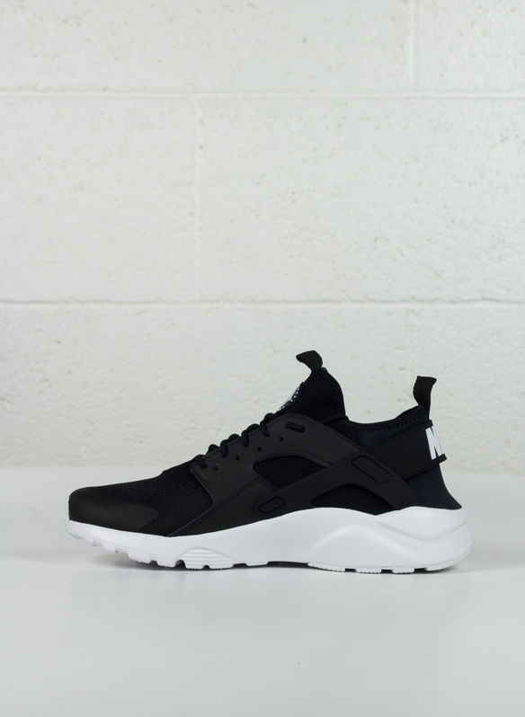 SCARPA AIR HUARACHE RUN ULTRA, 016BLKWHT, medium