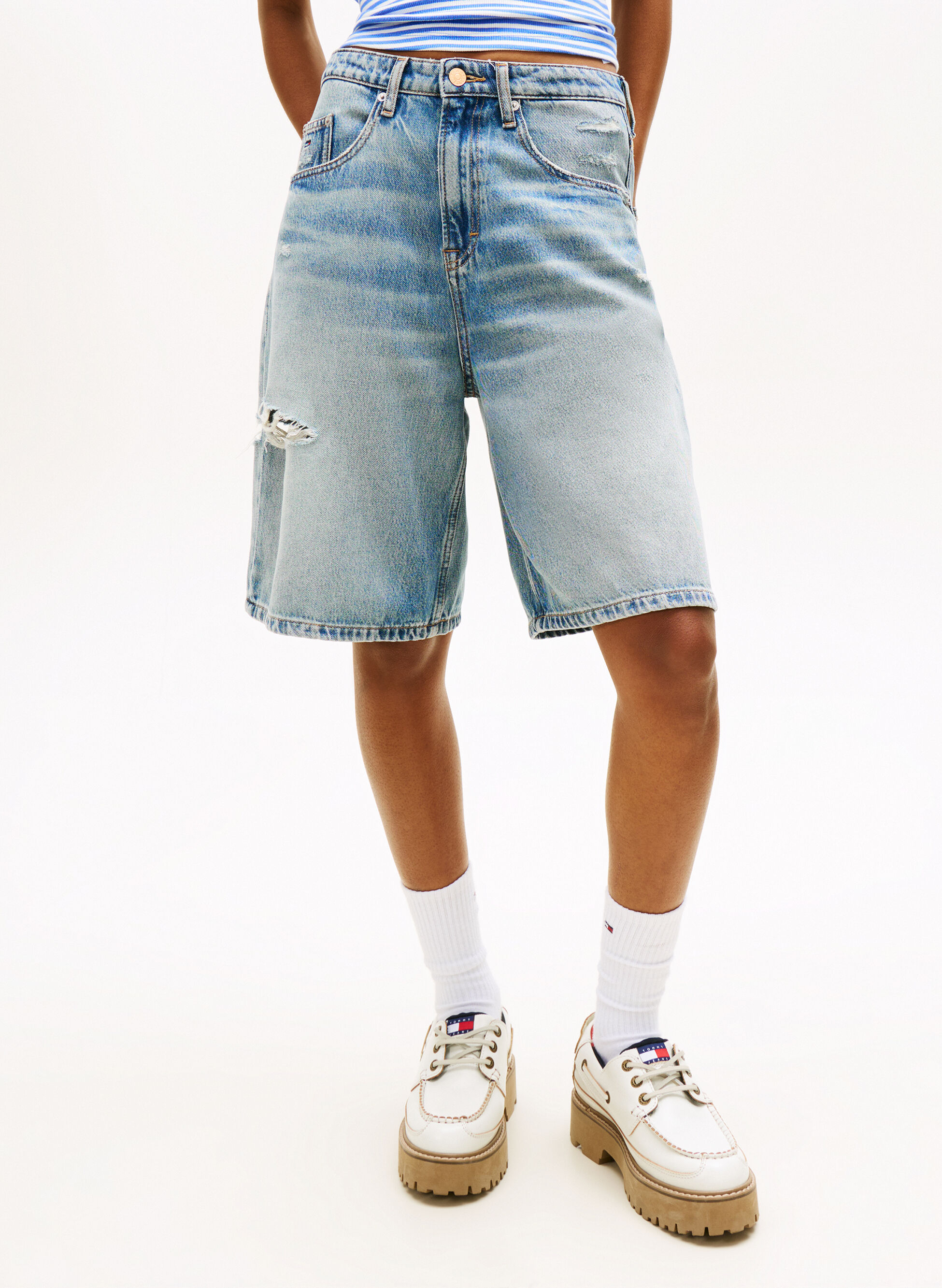 Short In Denim Larghi Con Dettagli Distressed