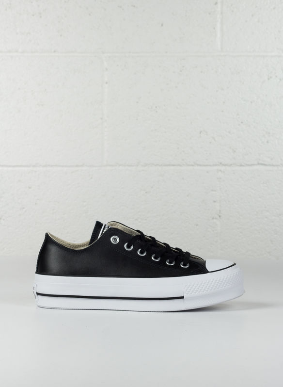 SCARPA CHUCK TAYLOR ALL STAR LIFT CLEAN LEATHER LOW TOP, BLKWHT, medium